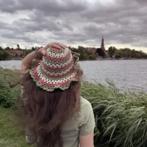 Luftiger Häkel-Bucket-Hat aus 100% Baumwolle