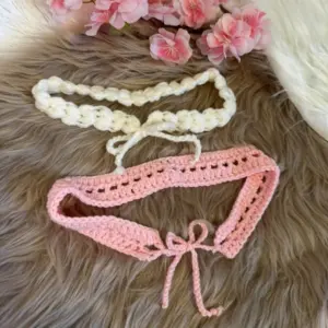 Gehäkeltes Haarband – handgemachte Haarbänder in verschiedenen Varianten